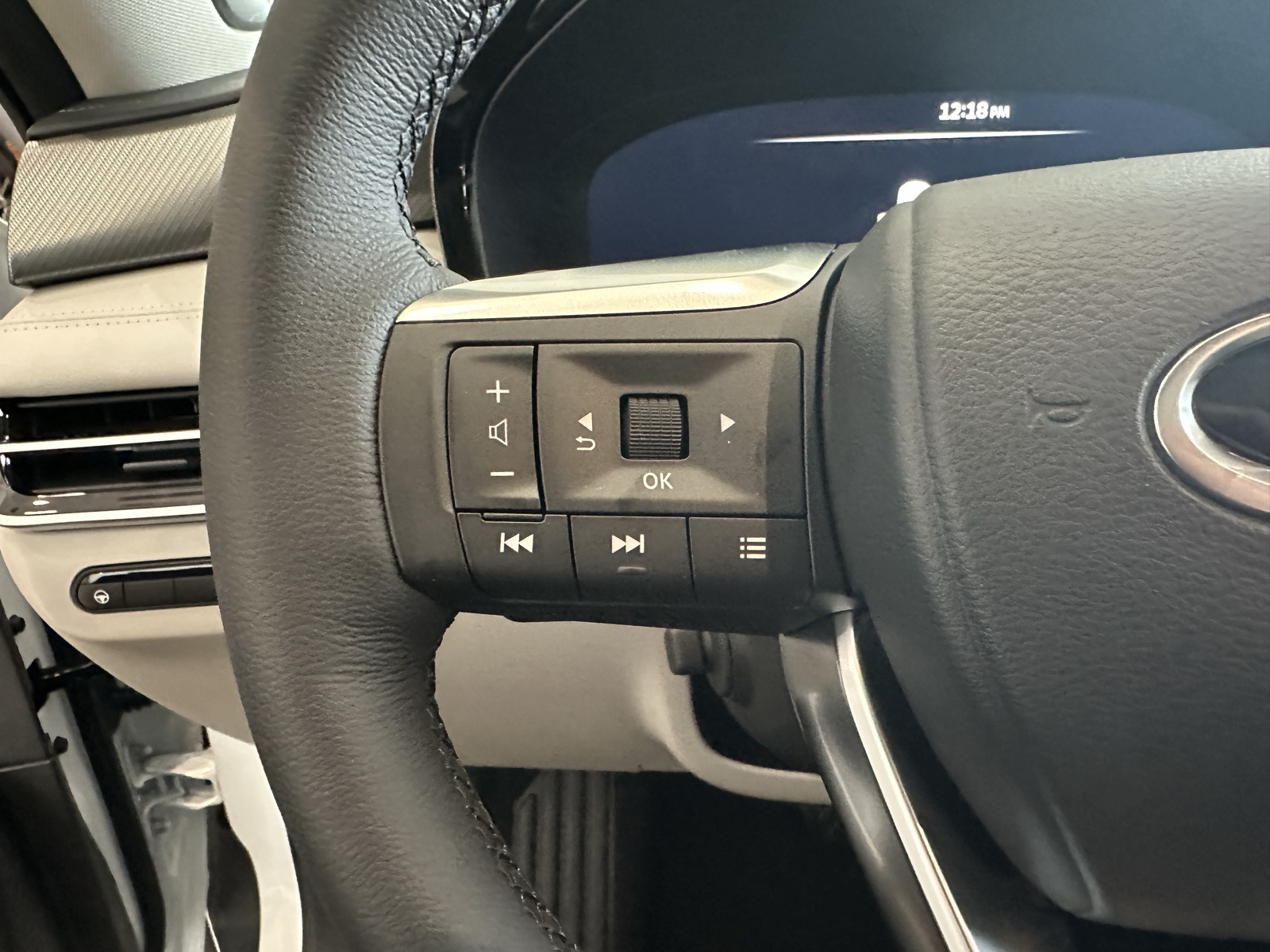 2026 Infiniti QX60 Luxe photo 17