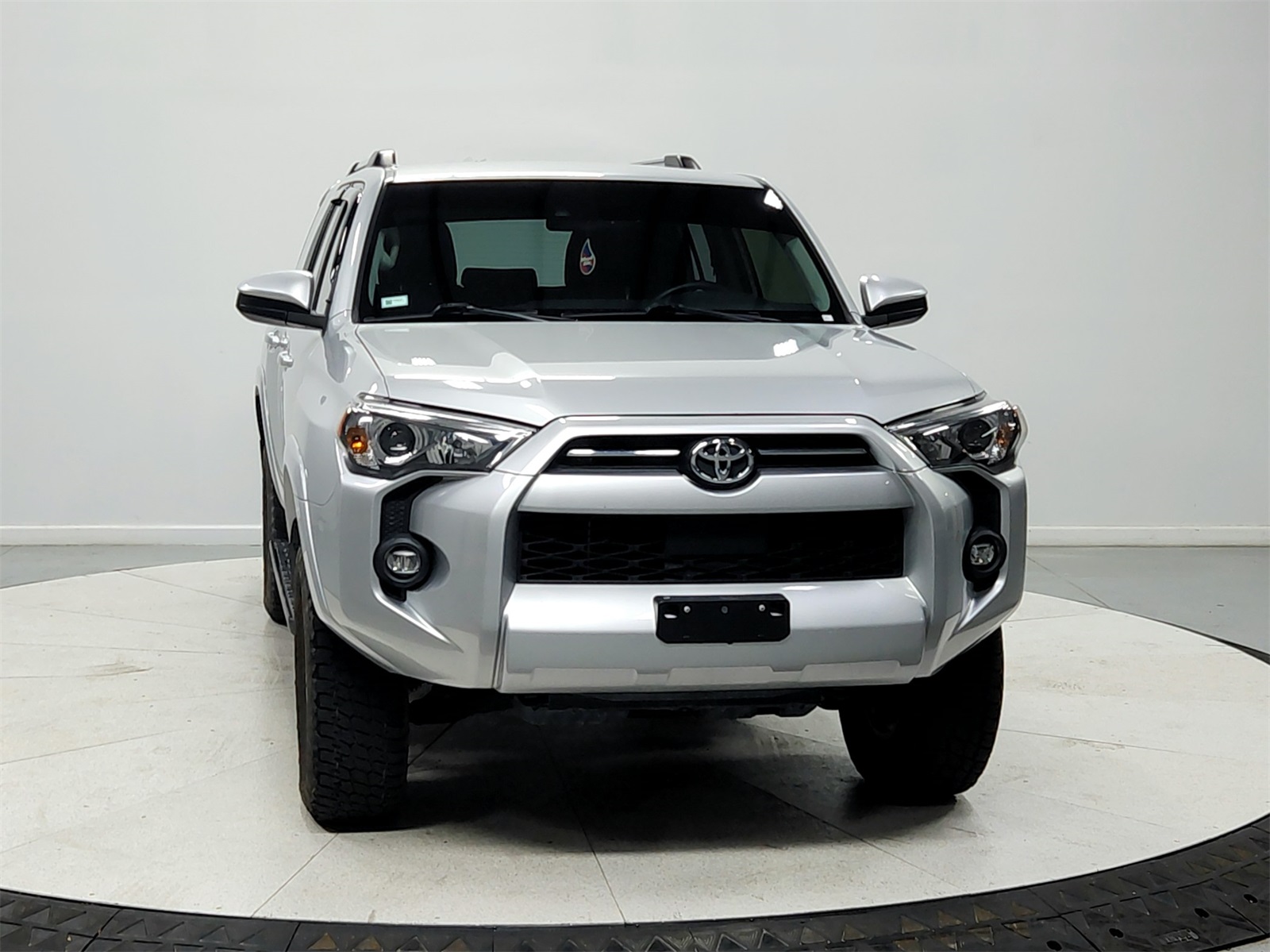 2021 Toyota 4Runner SR5 photo 2
