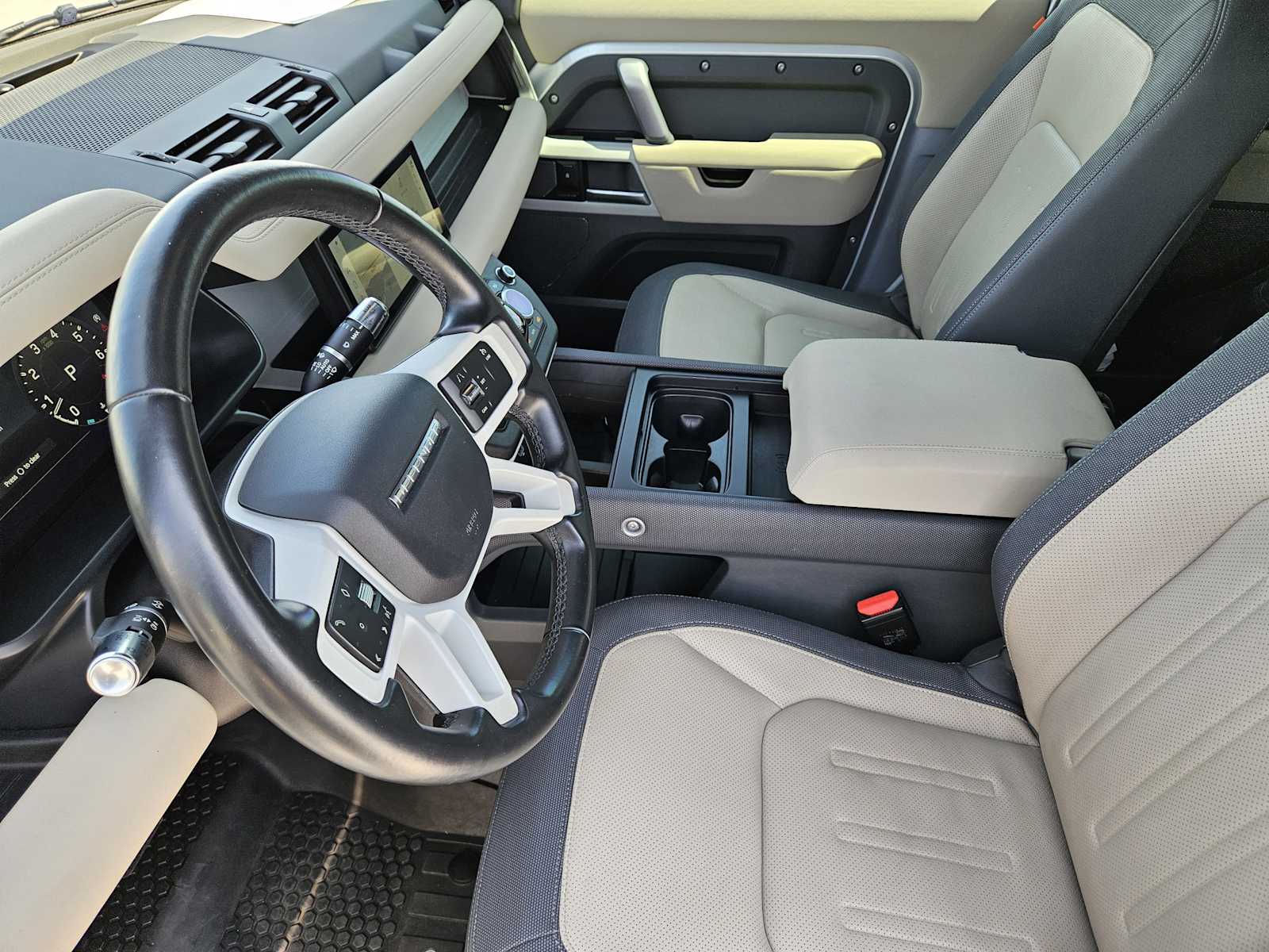 2022 Land Rover Defender X-Dynamic S photo 14