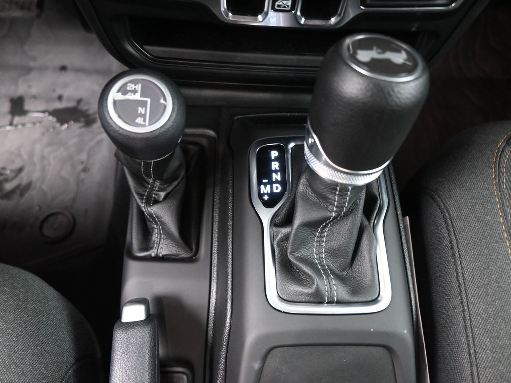 2024 Jeep Wrangler Sahara photo 2