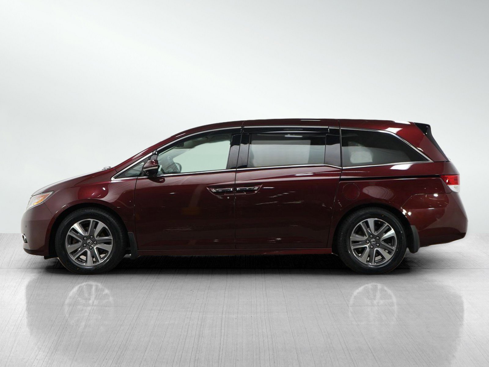 2017 Honda Odyssey Touring Elite photo 2