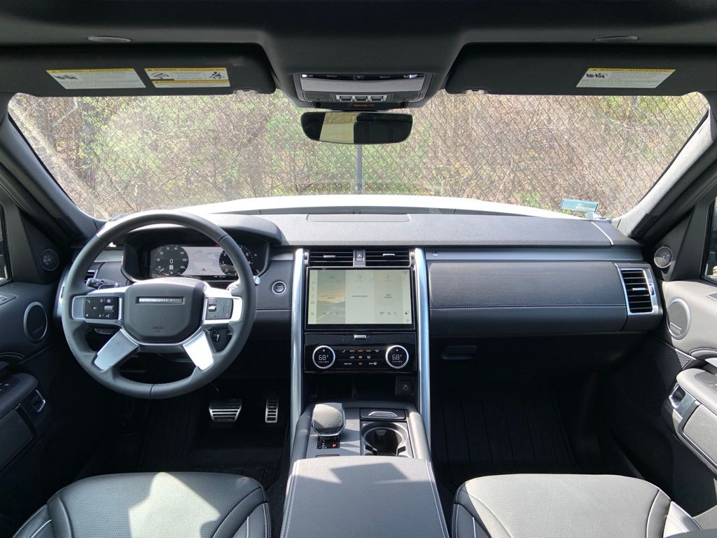 2024 Land Rover Discovery SE photo 21