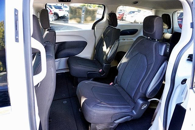 Certified Used 2022 White Chrysler LX image 14