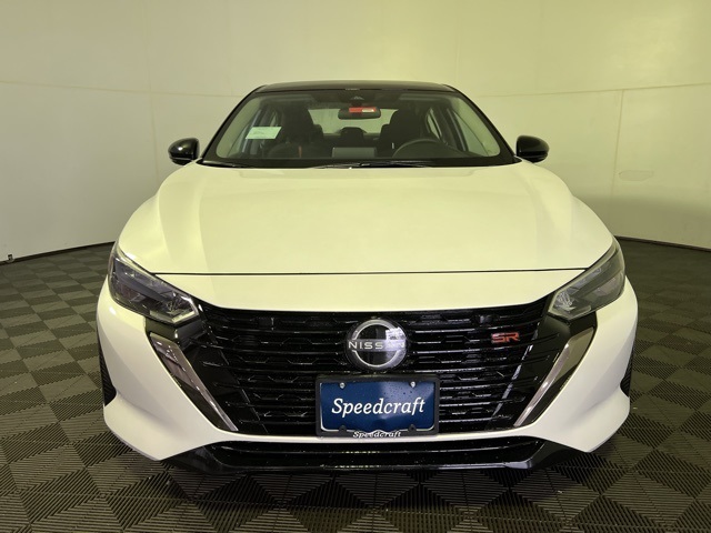 2025 Nissan Sentra SR photo 3