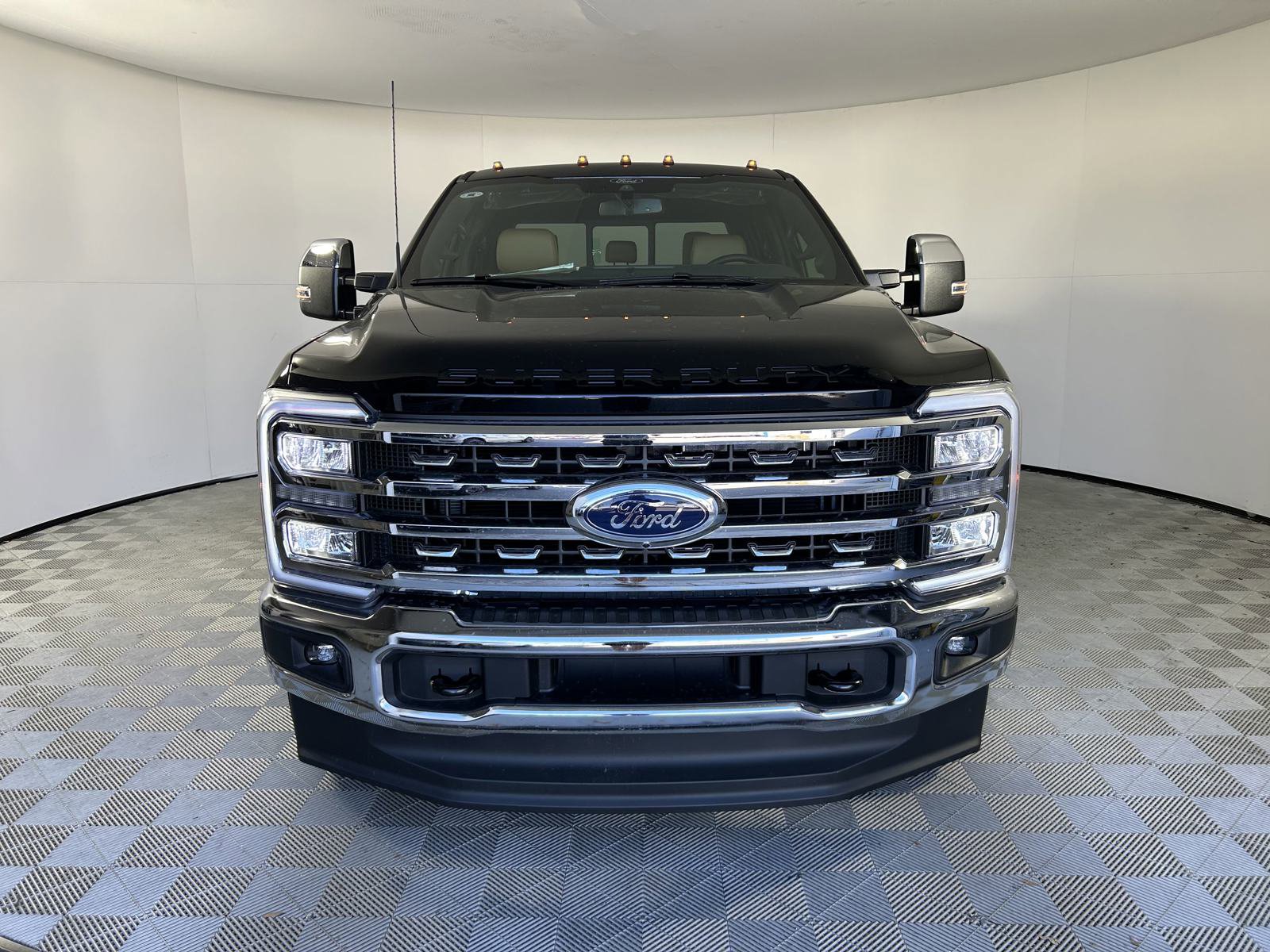 2025 Ford F-250 photo 3