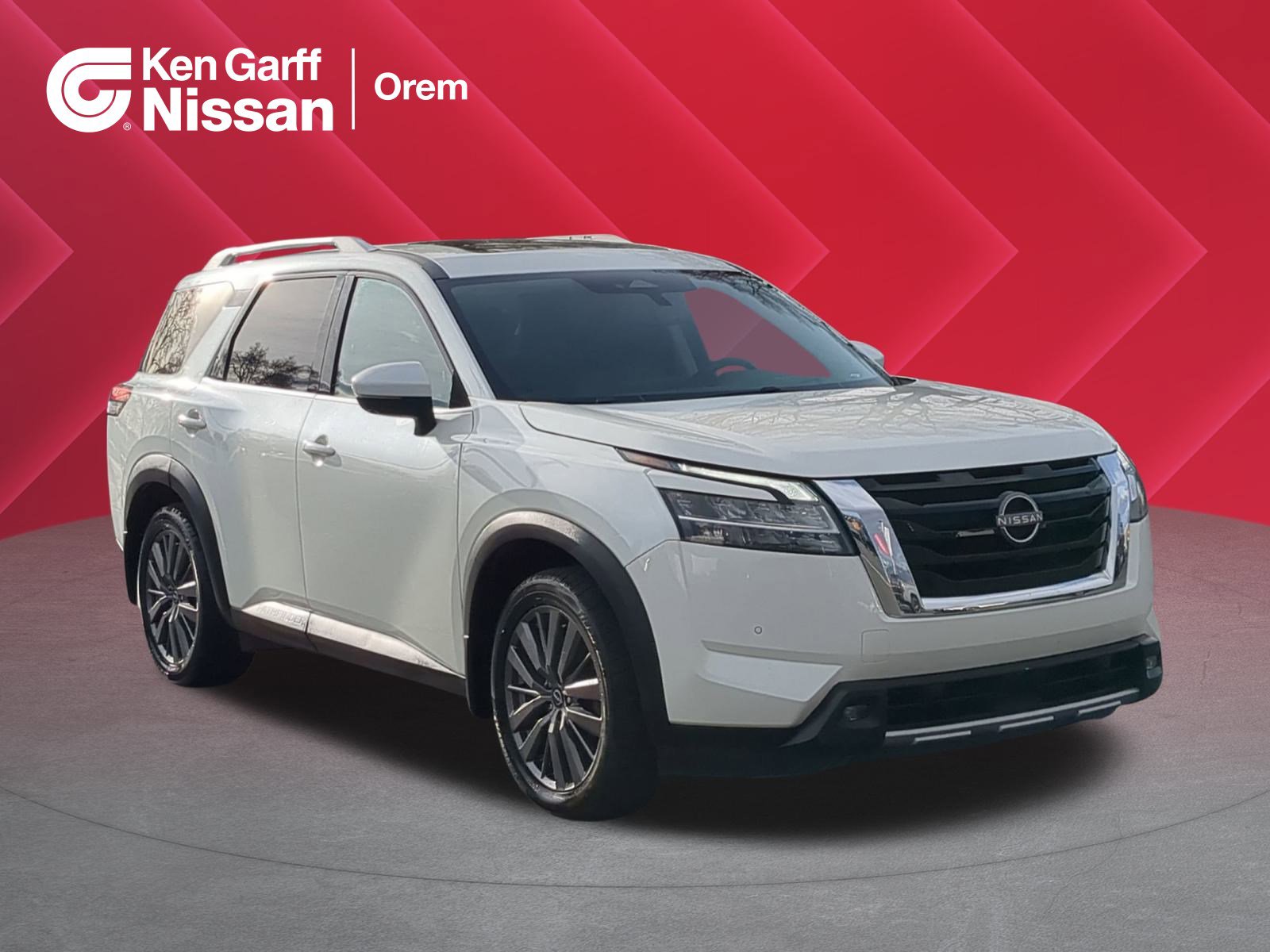 2022 Nissan Pathfinder SL's photo