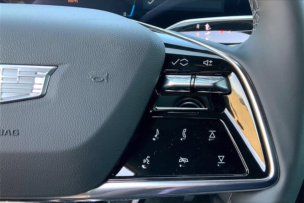 2025 Cadillac Lyriq Luxury photo 22