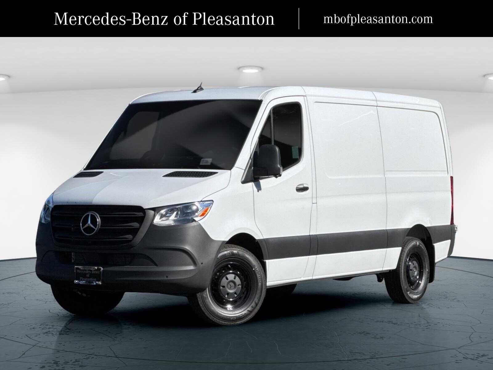2026 Mercedes-Benz Sprinter Cargo Van Base's photo