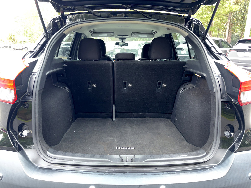 2020 Nissan Kicks SV photo 10