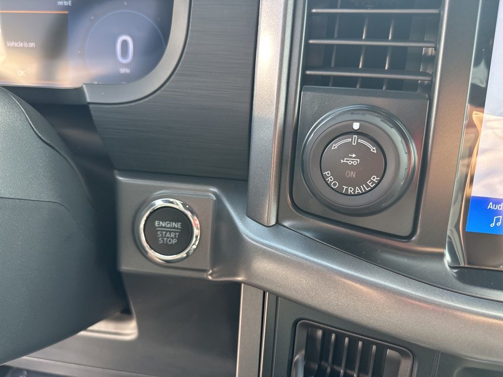 2025 Ford F-150 XLT photo 26