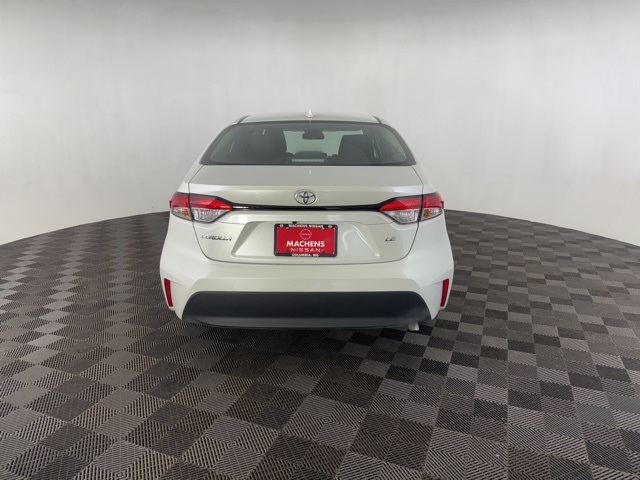 2025 Toyota Corolla LE photo 2