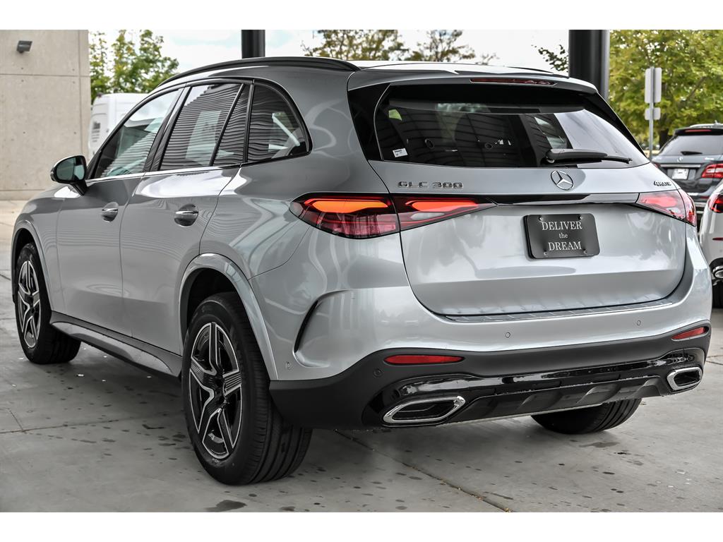 2026 Mercedes Benz GLC 300 4MATIC photo 4