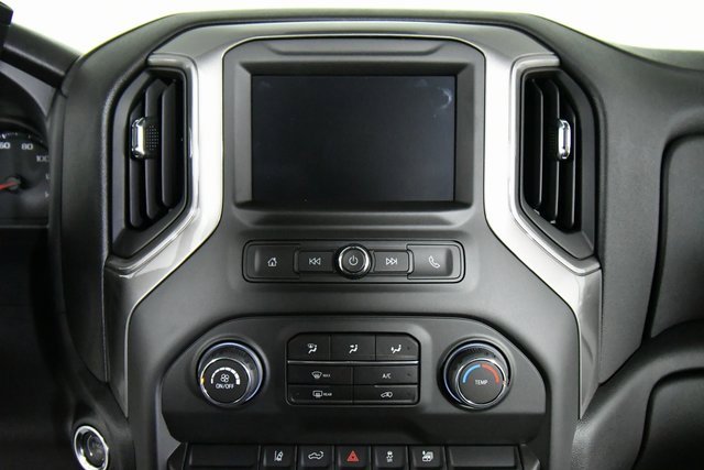 2026 Chevrolet Silverado 2500HD Custom photo 3