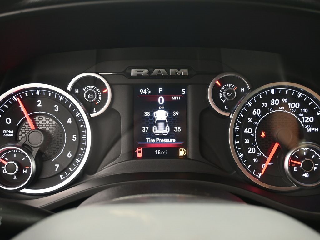 2025 Ram 1500 Tradesman photo 2