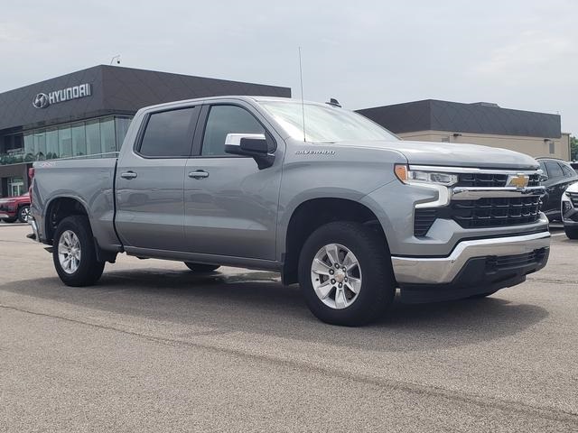 2025 Chevrolet Silverado 1500 LT photo 3