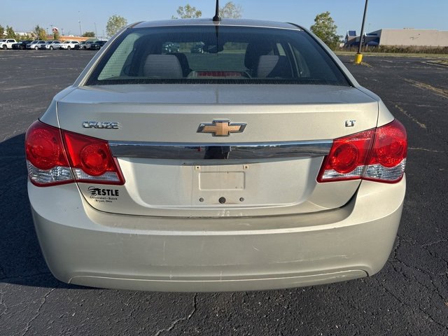2014 Chevrolet Cruze photo 2