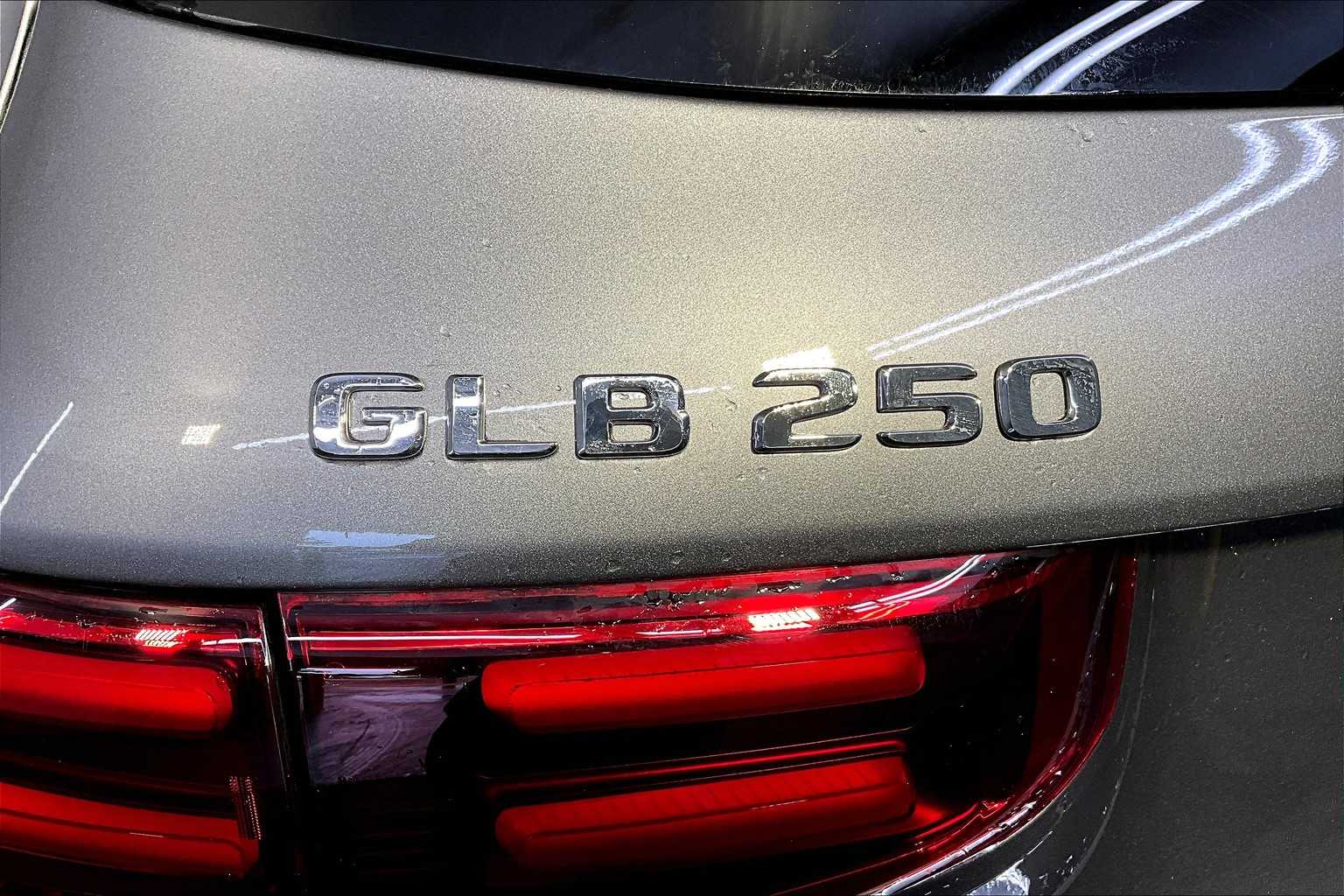 2026 Mercedes Benz GLB 250 4MATIC photo 6