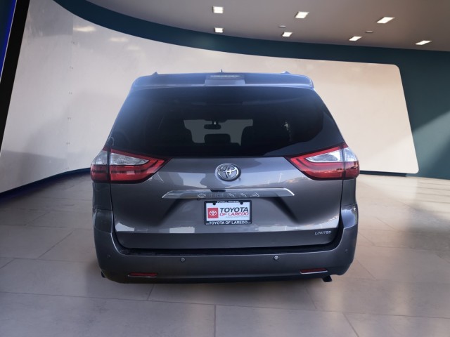 2016 Toyota Sienna Limited Premium photo 3