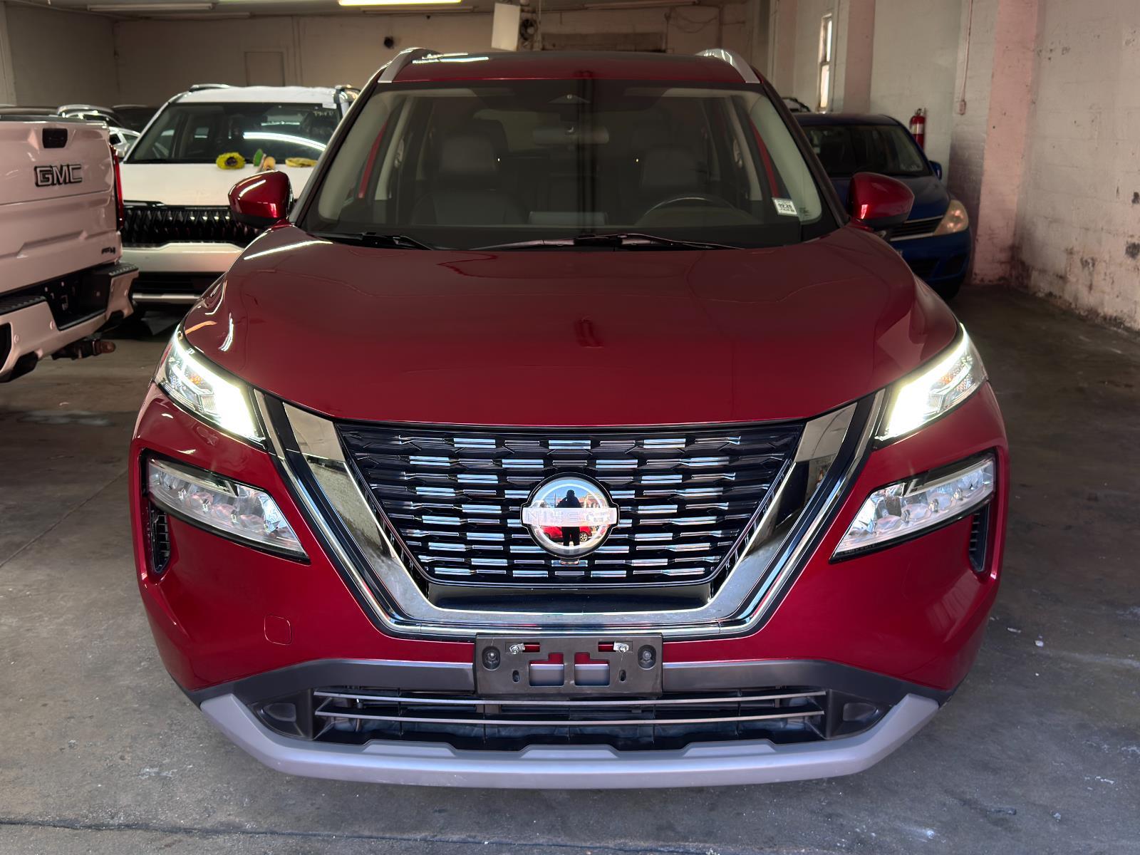 2023 Nissan Rogue SV photo 2