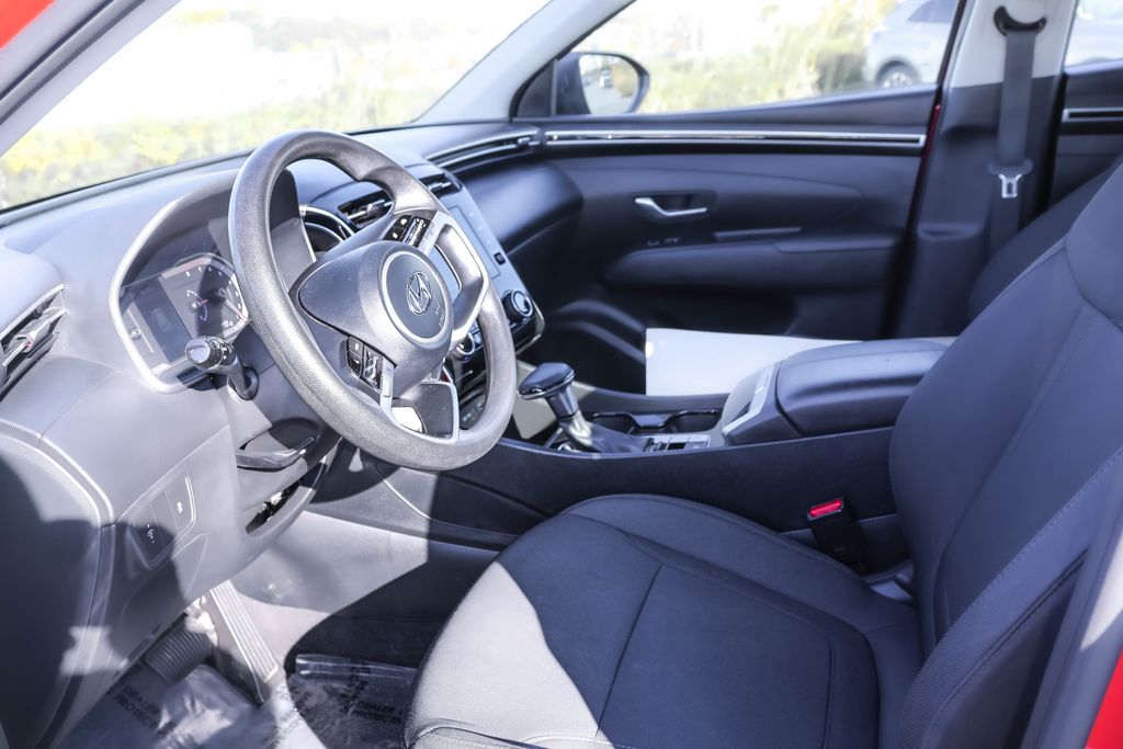 2023 Hyundai Tucson SE photo 4