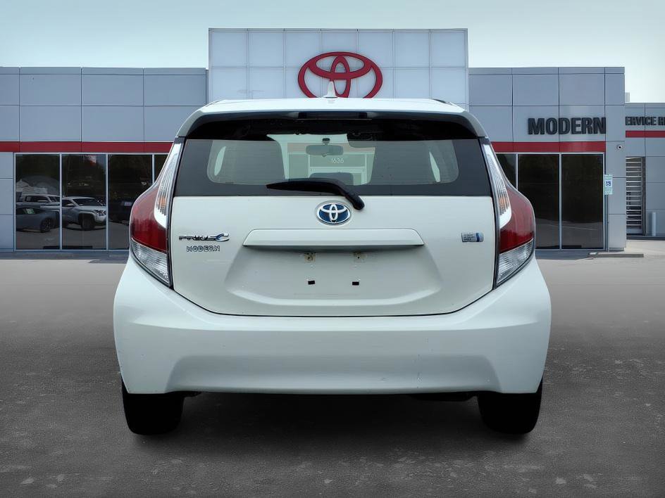 2015 Toyota Prius C Four photo 4