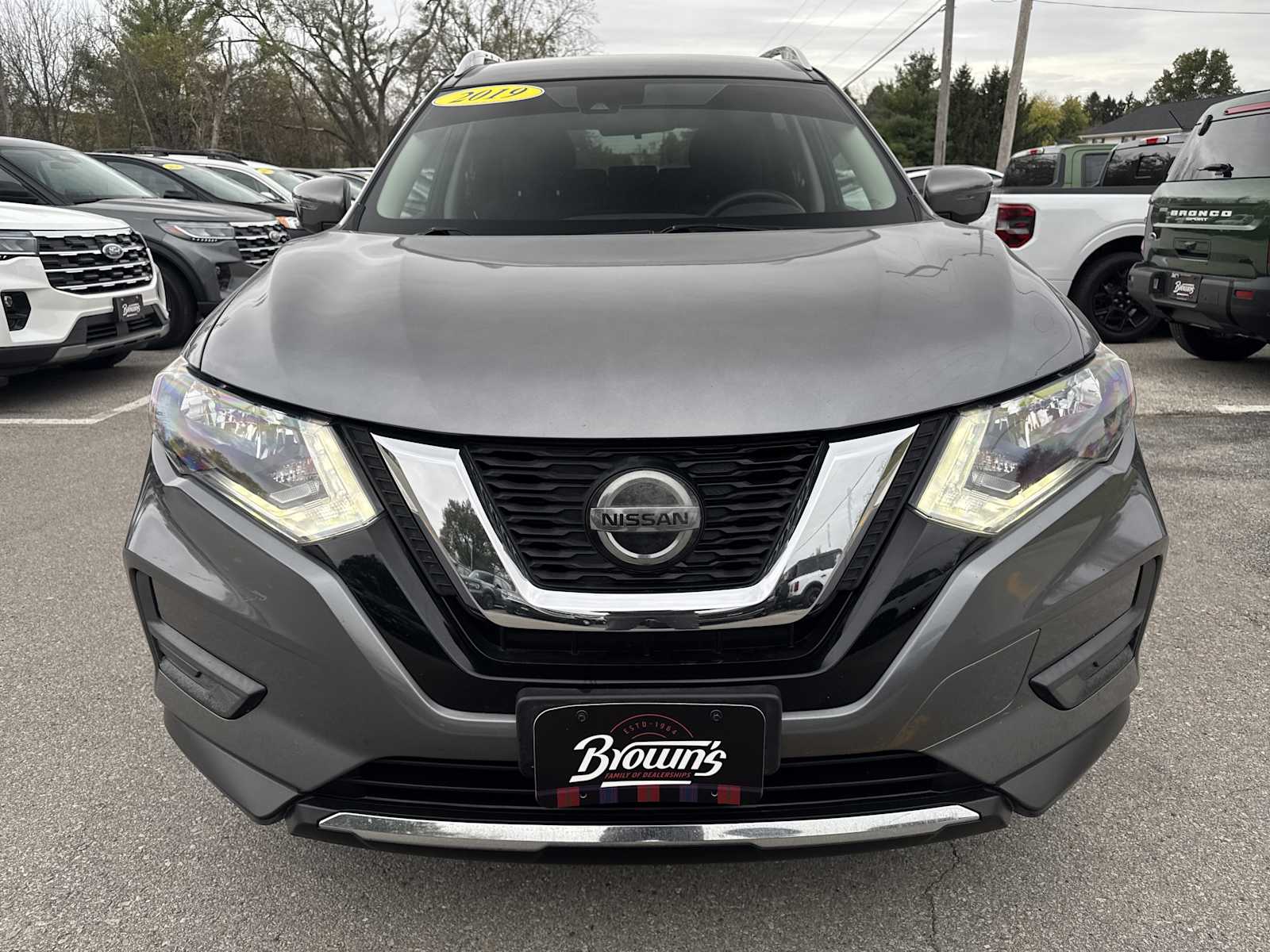 Used 2019 Nissan Rogue SV with VIN 5N1AT2MV1KC767690 for sale in West Branch, IA