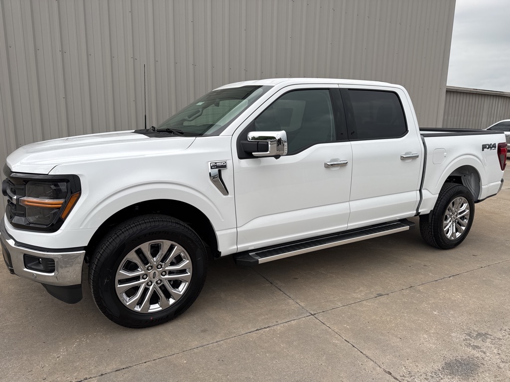 2025 Ford F-150 XLT photo 2
