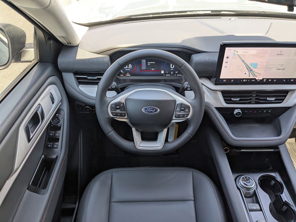 2025 Ford Explorer photo 18