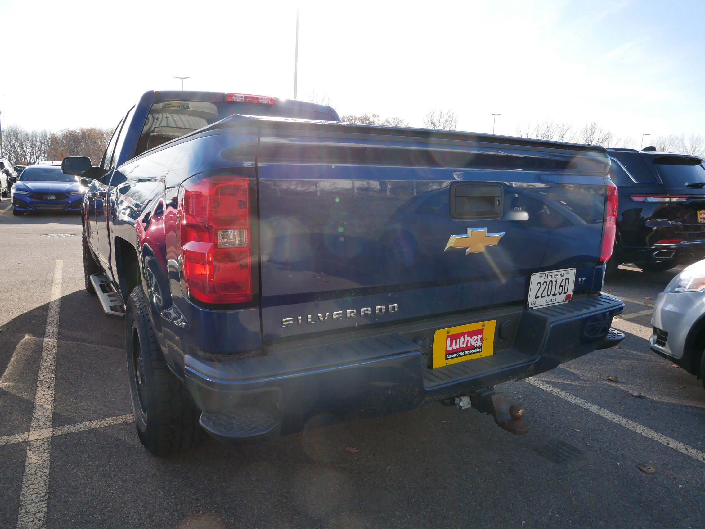 2017 Chevrolet Silverado 1500 LT photo 3