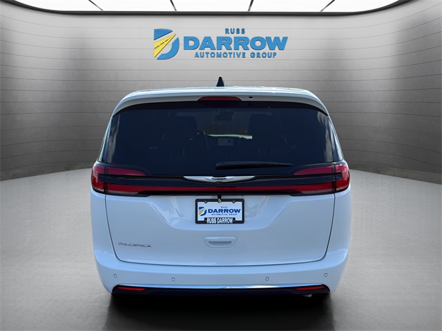 2026 Chrysler Pacifica photo 4