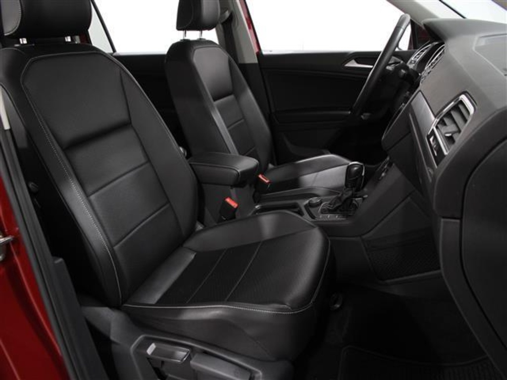 2021 Volkswagen Tiguan SE photo 16