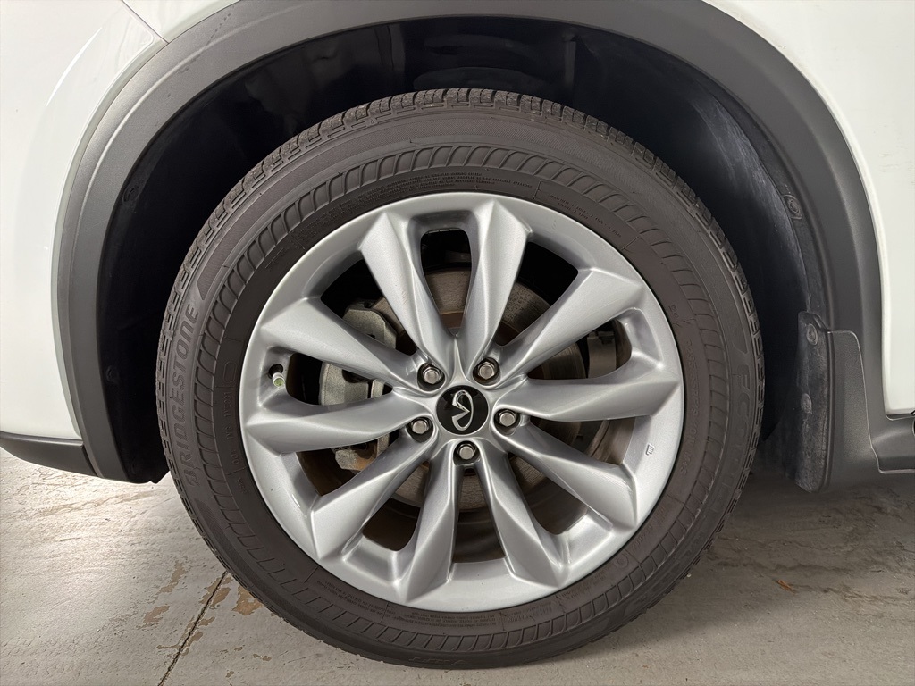 2022 Infiniti QX50 Luxe photo 4