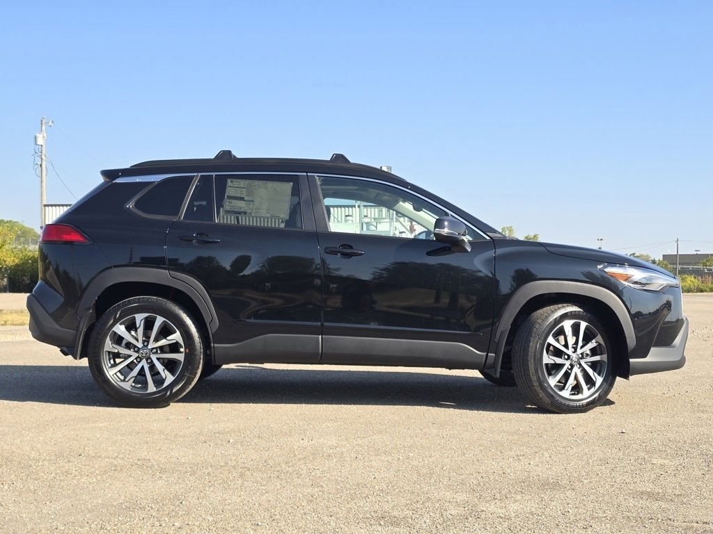 2025 Toyota Corolla Cross XLE photo 20