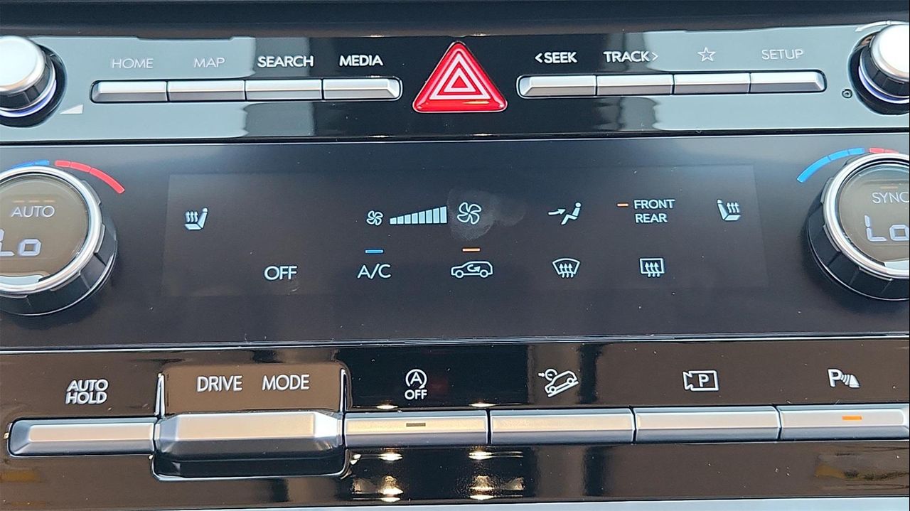2025 Hyundai Santa Fe SEL photo 15