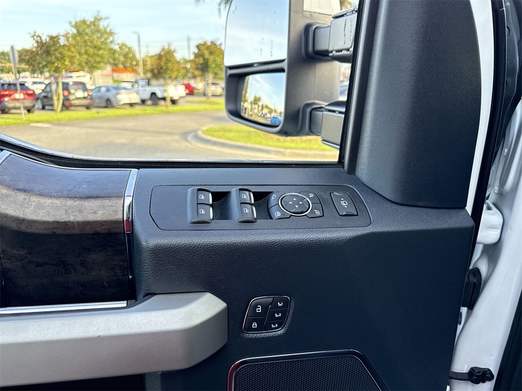 2022 Ford F-450 Lariat photo 12