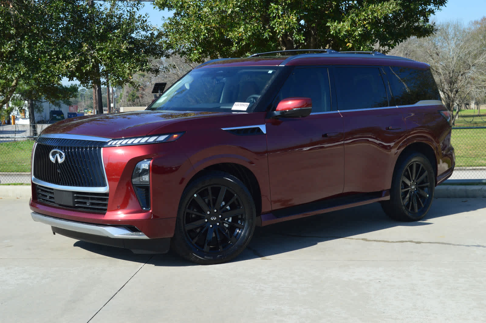 2025 INFINITI QX80 LUXE 4WD