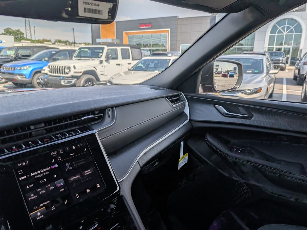 2025 Jeep Grand Cherokee L photo 34