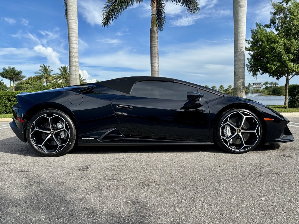 2020 Lamborghini Huracan Evo Base photo 30