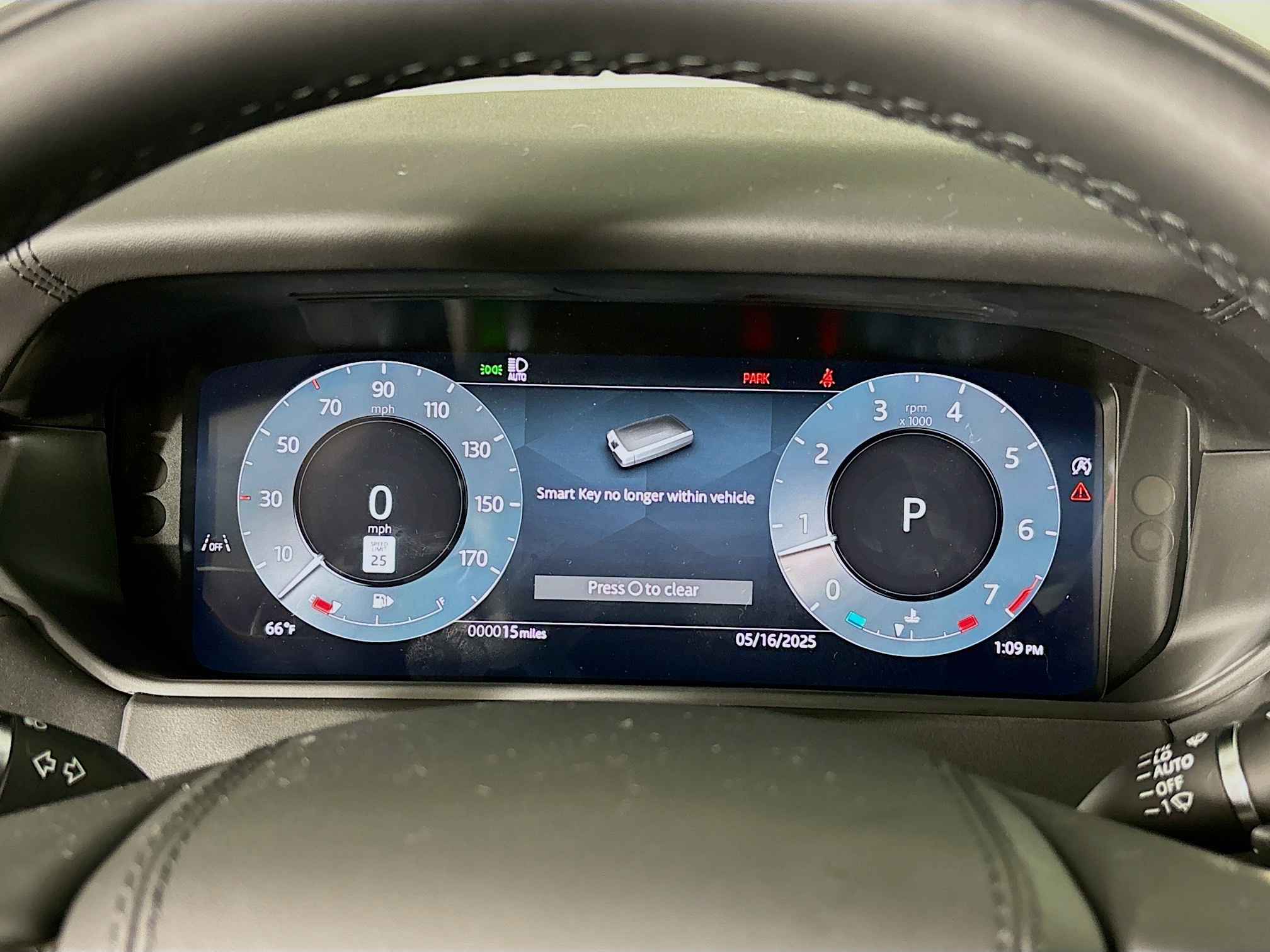 2026 Land Rover Range Rover Velar SE photo 10