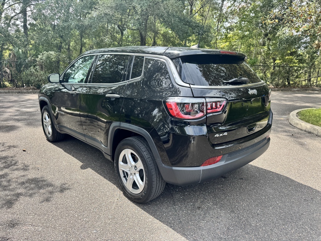 2023 Jeep Compass Sport photo 2