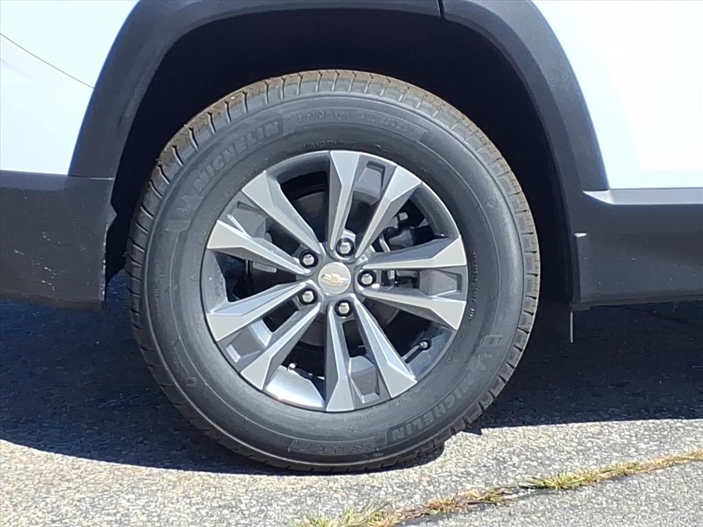 2026 Chevrolet Equinox LT photo 2