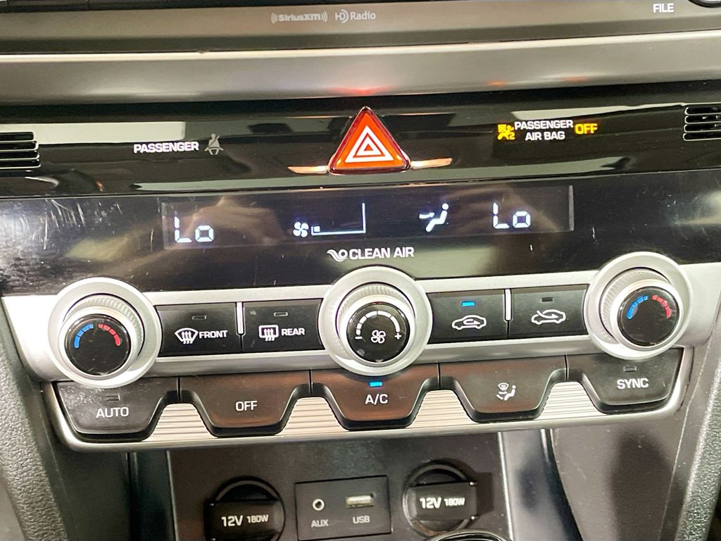 2019 Hyundai Elantra Value Edition photo 17