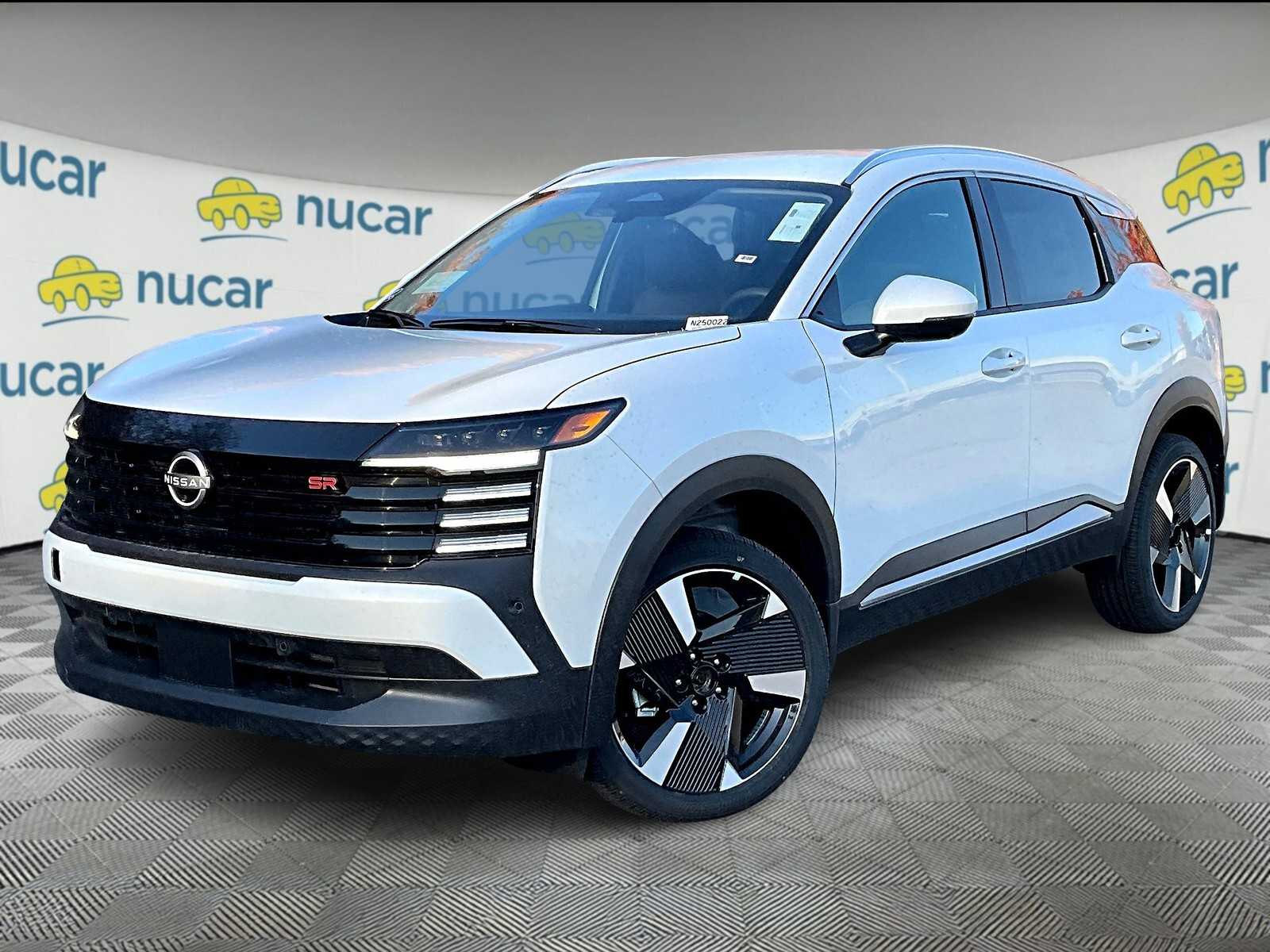 2025 Nissan Kicks SR photo 2