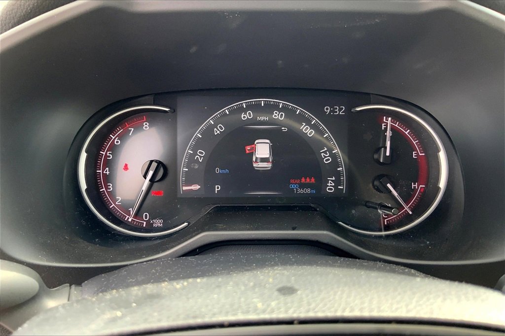 2025 Toyota RAV4 LE photo 19