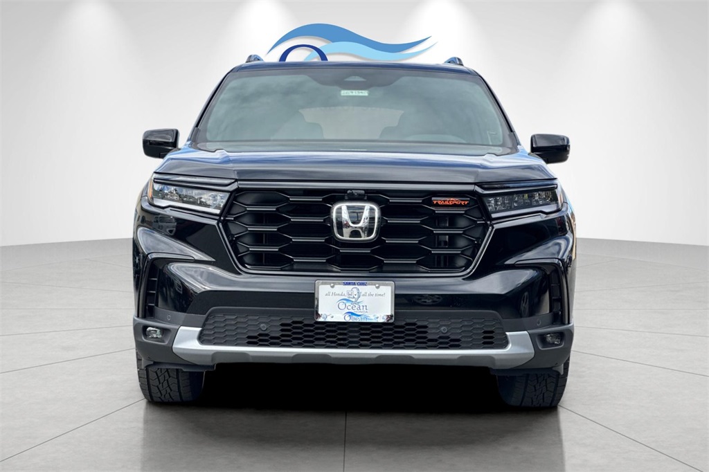 2025 Honda Pilot TrailSport photo 3
