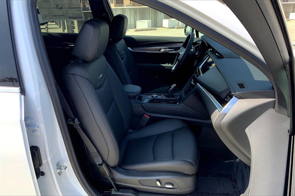 2025 Cadillac XT6 Luxury photo 30