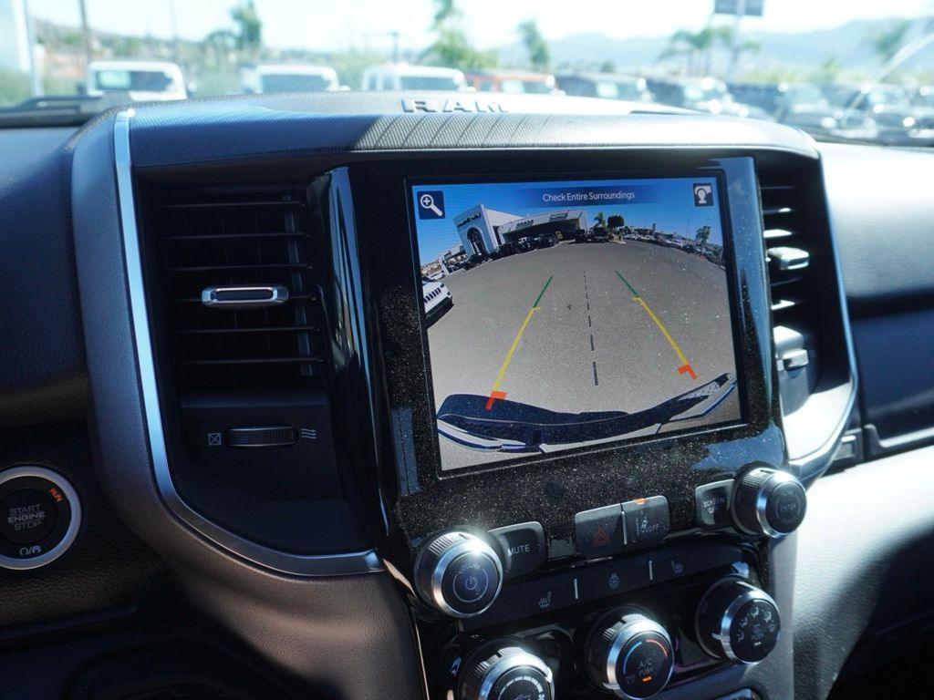 New 2025 Diamond Black Crystal Pearl-Coat Exterior Paint RAM Big Horn Sport Appearance Edition image 16