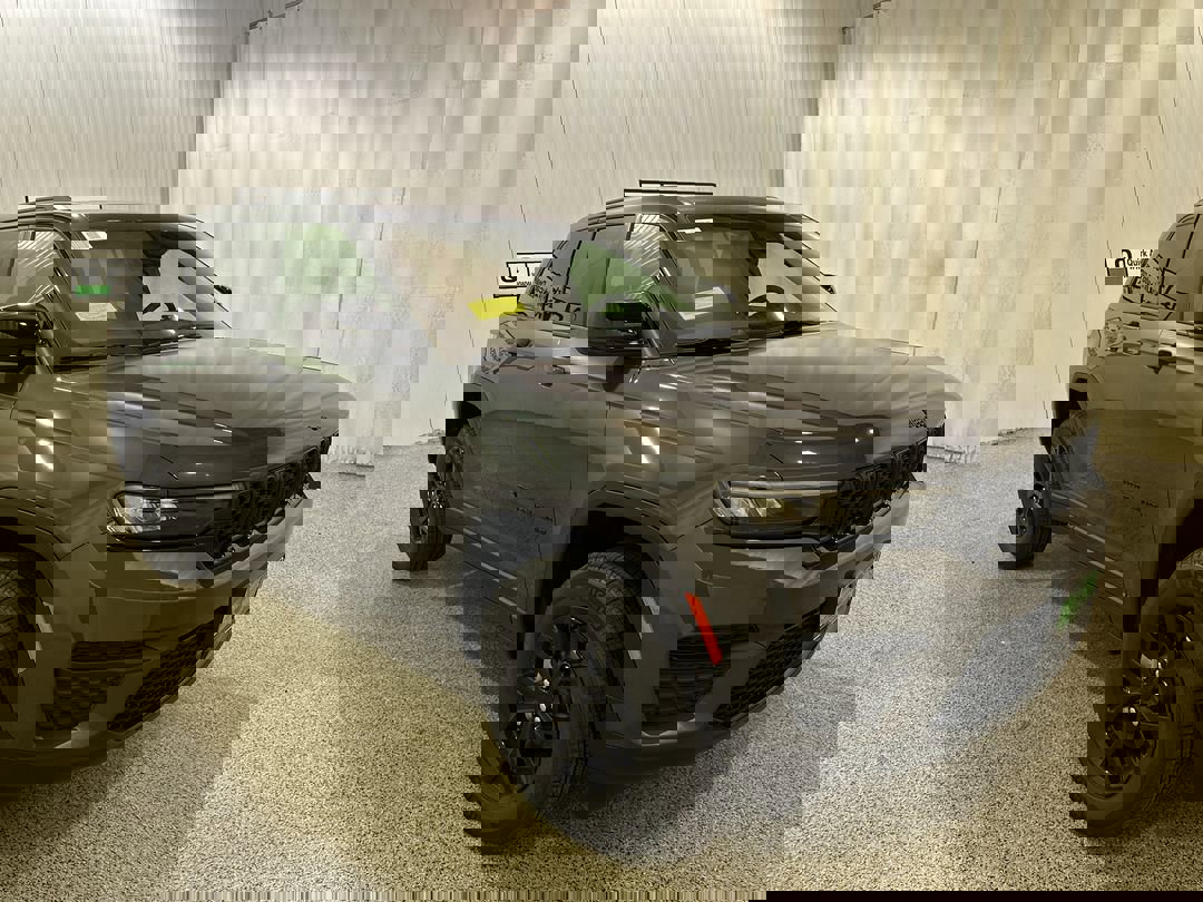 2025 Jeep Grand Cherokee Altitude's photo