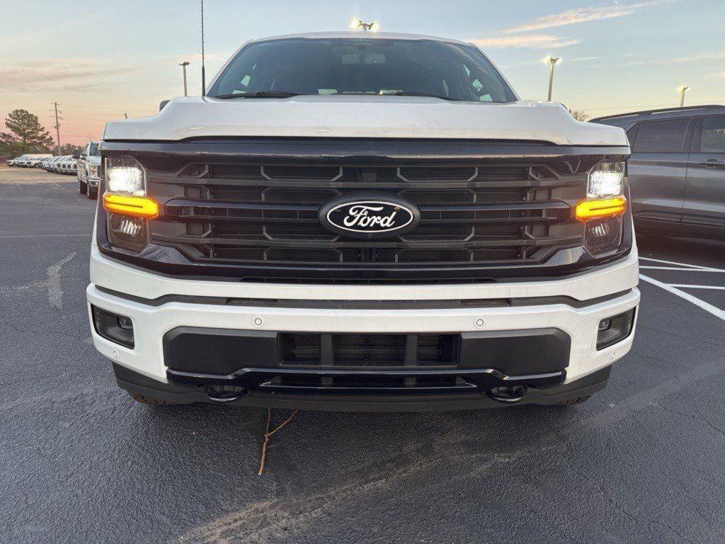 2025 Ford F-150 XLT photo 18