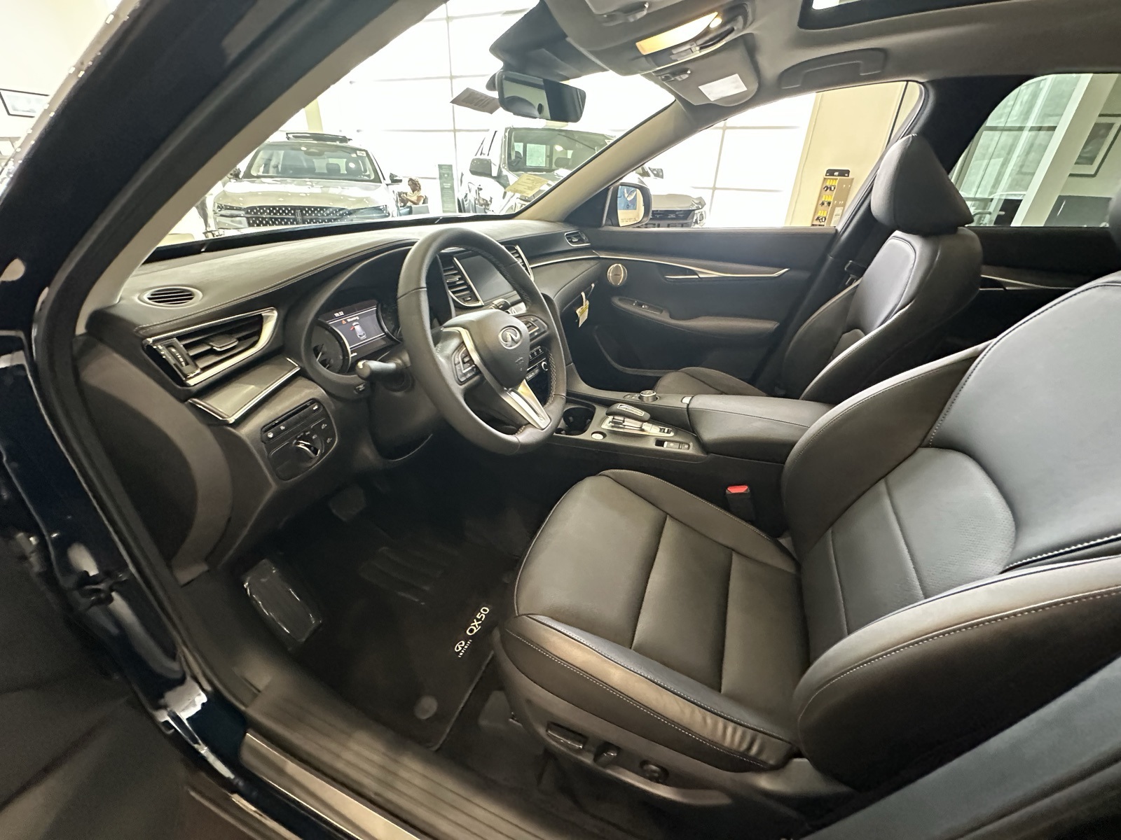 2025 Infiniti QX50 Luxe AWD photo 12